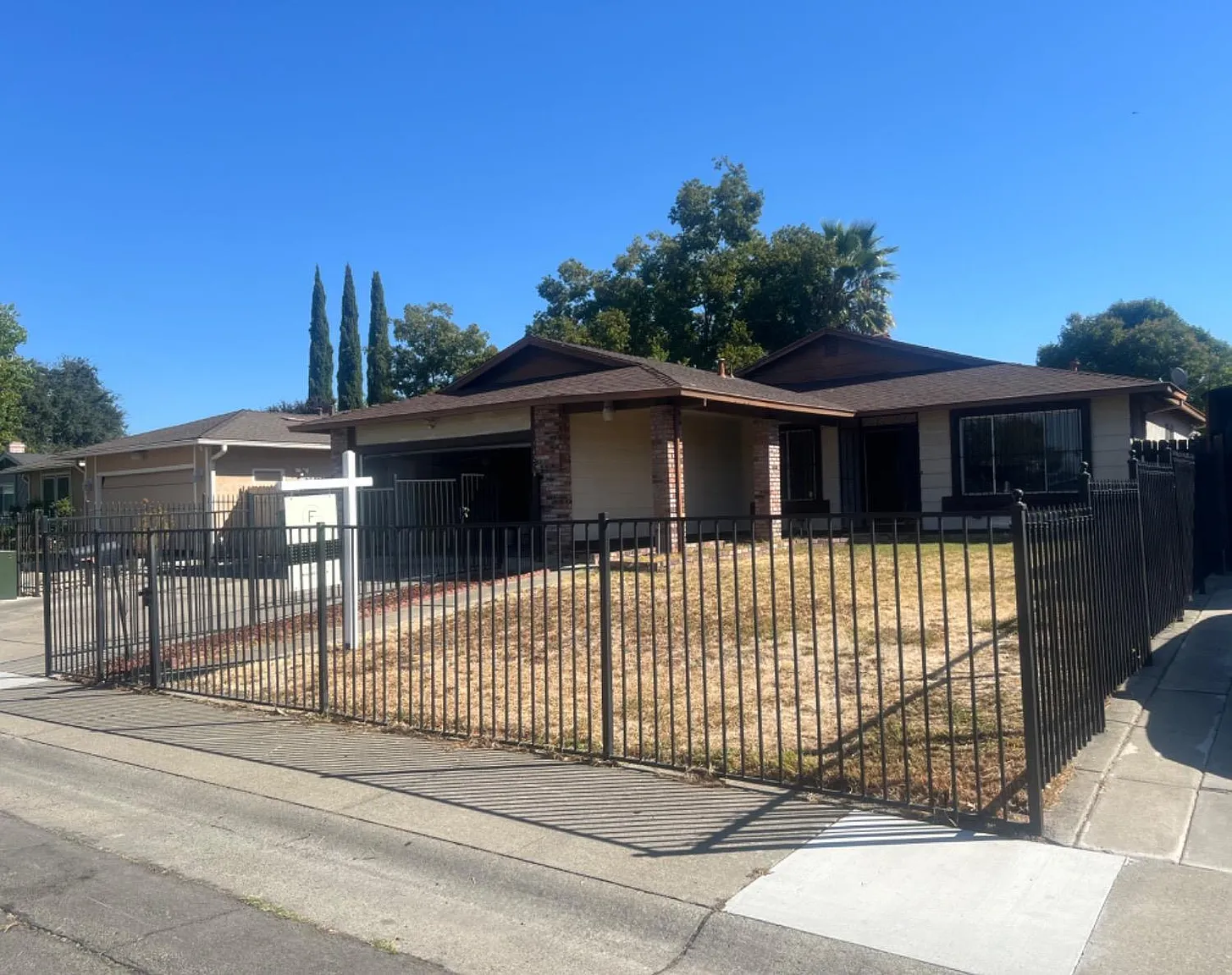 7425 Crownwest Way photo 1