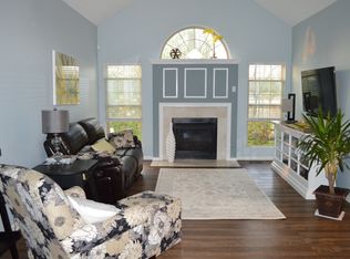 20 Village Green Dr, Westerville, OH 43082