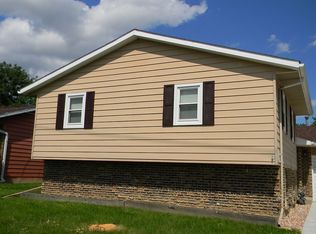 2214 Avenue J, Sterling, IL 61081