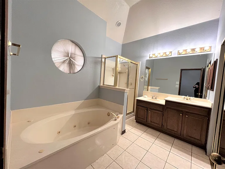 738 Ridgemont Dr — Photo 9