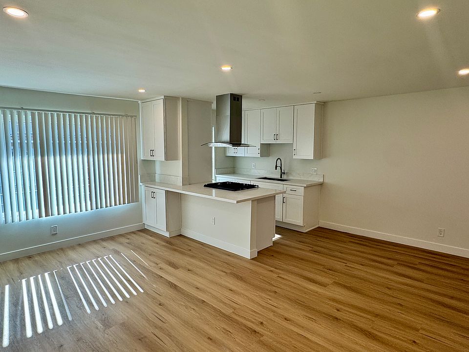 1st image of 7745 Romaine St #4F