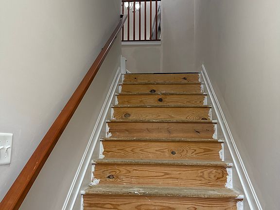 2nd image of 617 Radnor Ln