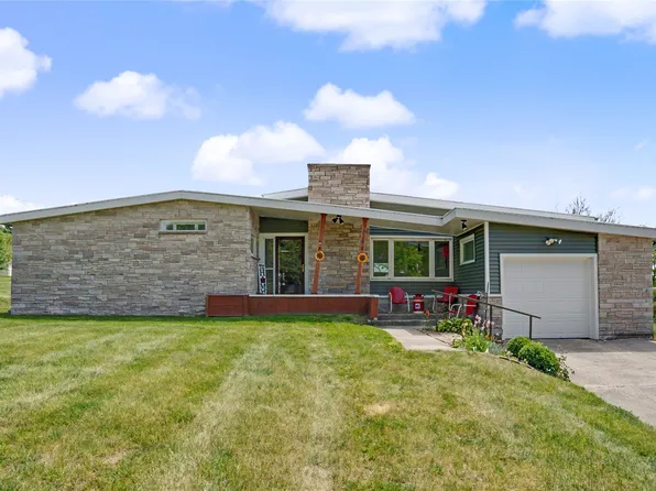810 Adair St, Adair, IA 50002
