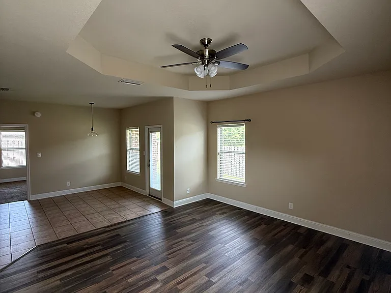 2216 Livingstone Ct — Photo 6