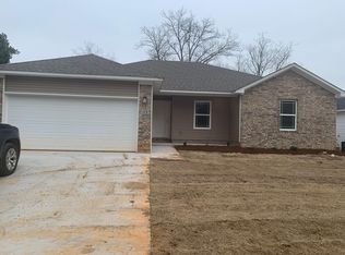818 N East St, Benton, AR 72015