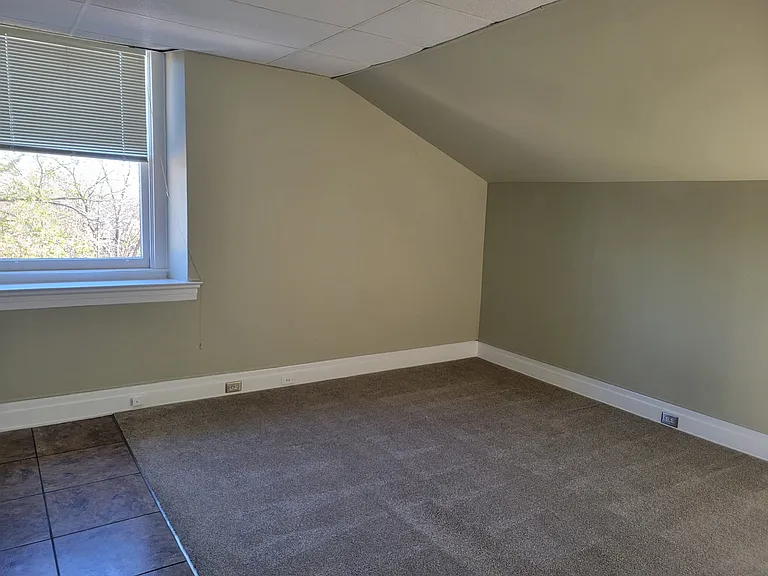 2404 Auburn Ave #6 — Photo 9