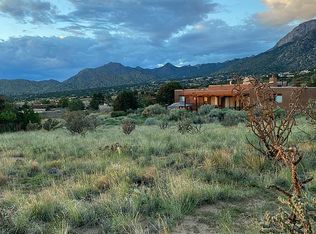 609 Cedar Hill Rd NE, Albuquerque, NM 87122