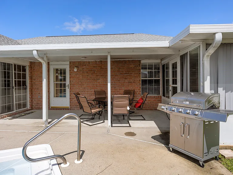 909 Catskill Ln — Photo 48