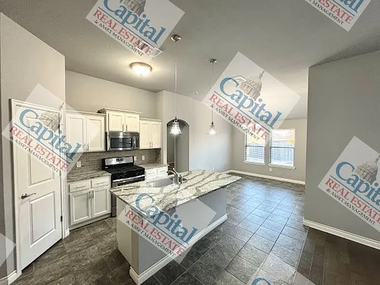 18900 Vea Dr — Photo 12