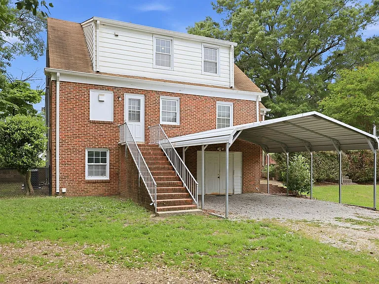 1203 S Main St — Photo 4
