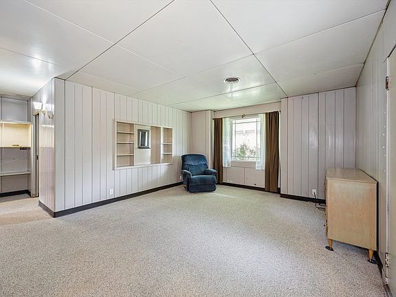 2nd image of 3930 Park Ave