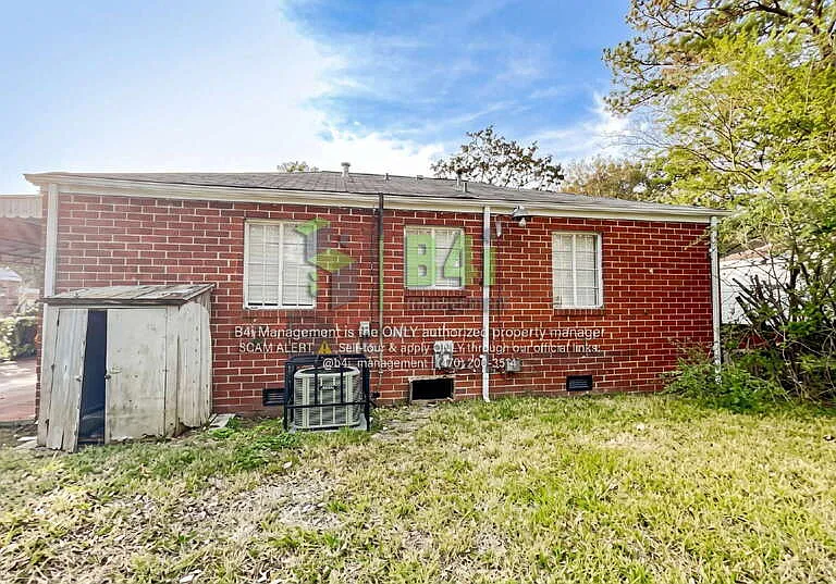904 Harbison Dr — Photo 3