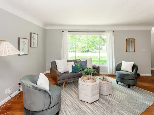 715 Maple St, Waukee, IA 50263