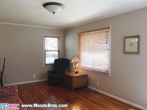 3rd image of 3615 Smith St