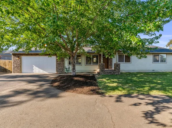 36 Wildwood Dr, Eagle Pt, OR 97524