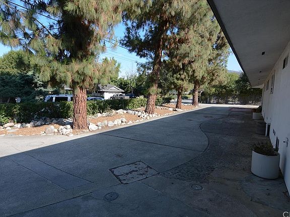 3rd image of 4430 Glen Way