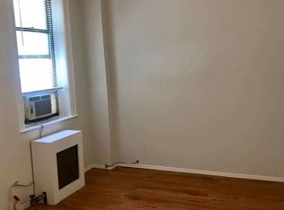 31-41 33rd St #1F, Astoria, NY 11106