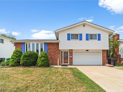 13721 Grove Dr, Garfield Heights, OH, 44125