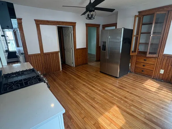 616 Franklin St #1, Worcester, MA 01604
