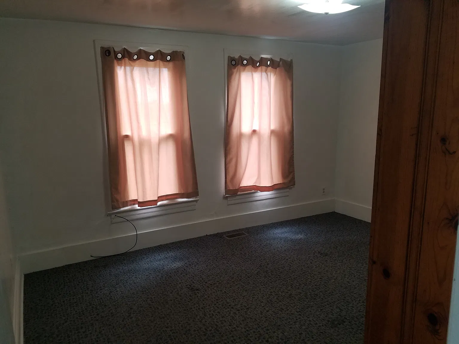 3 bed, 1442 sqft, $1,100 — Photo 3