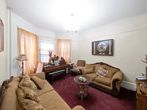 968 Saint Johns Place image 4 of 21