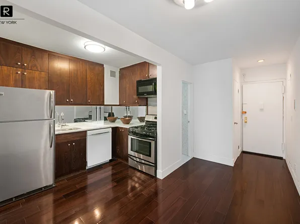 315 Seventh Avenue 16D image 2 of 9