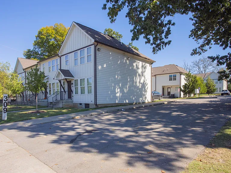 309 Myatt Dr #E — Photo 30