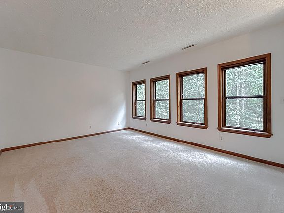 4th image of 23313 Laurel Hill Dr
