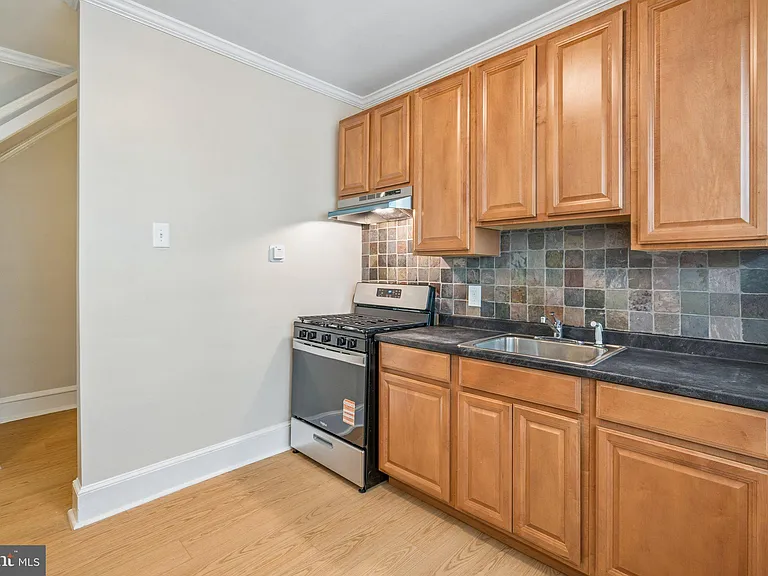 481 Gerhard St #1 — Photo 8