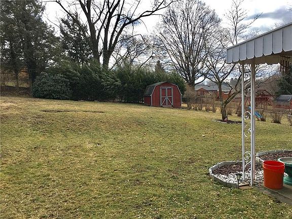 5th image of 661 Charlotte Dr