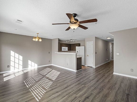5th image of 266 Swaying Pine Ct