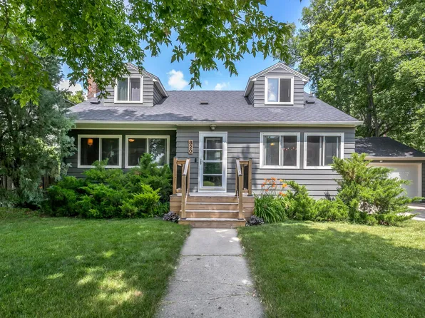 820 10th Ave S, Moorhead, MN 56560