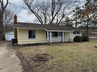 802 Caroll St, Buchanan, MI 49107