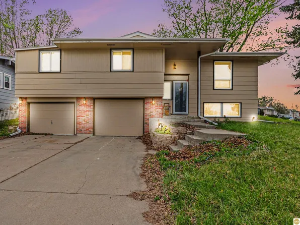 8001 Sanborn Dr, Lincoln, NE 68505