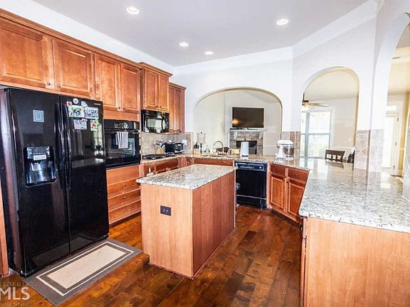 3rd image of 6235 Wynfield Dr