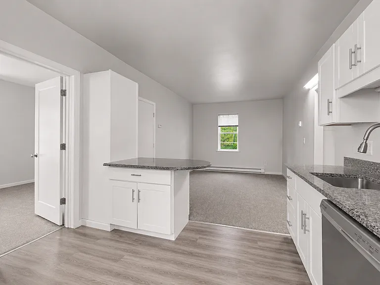 177 Davis Ave #2 — Photo 6