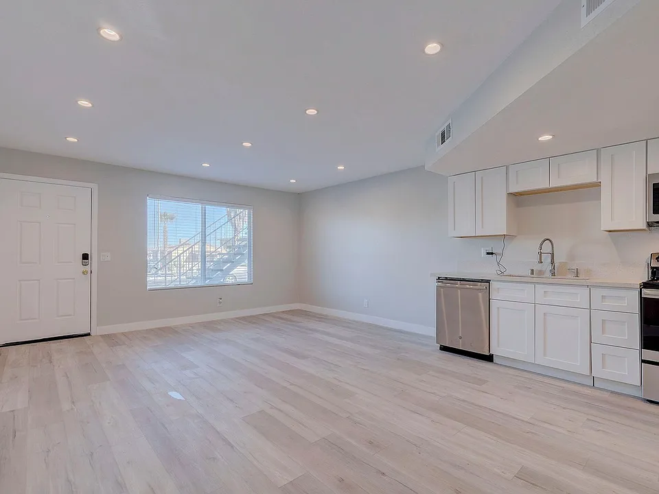 471 Rexford Drive