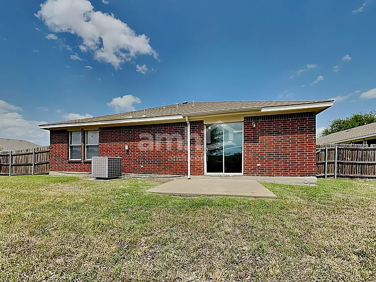 511 Robinwood Dr — Photo 21