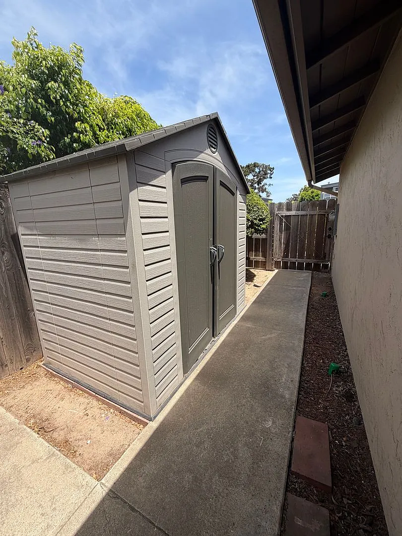 Del Mar Heights Home West of 5 — Photo 2