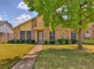 805 Whitney St, Cedar Hill, TX 75104