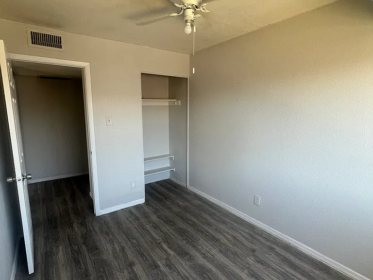 4023 W Reade Ave — Photo 8