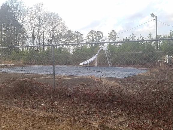 3rd image of 198 Rosewood Ln