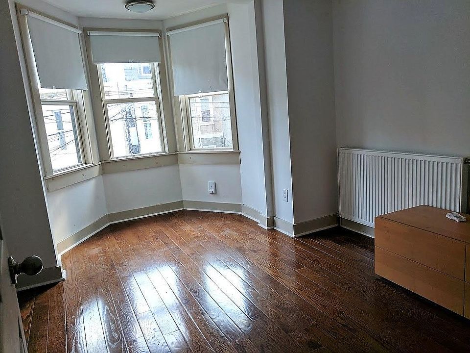 Large Bedroom with Gorgeous Bay Window