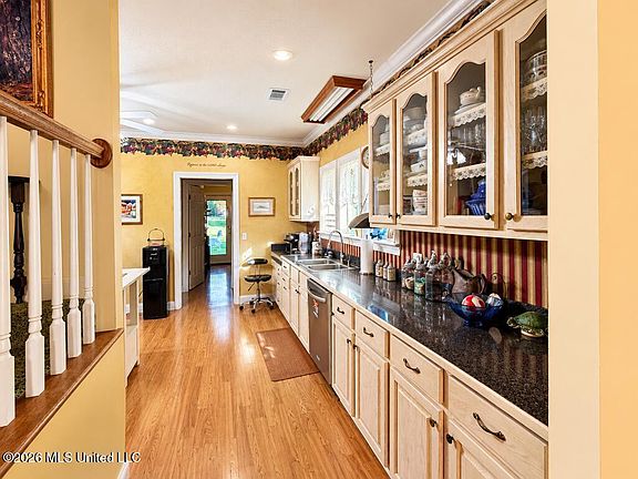5th image of 16 Timber Creek Dr