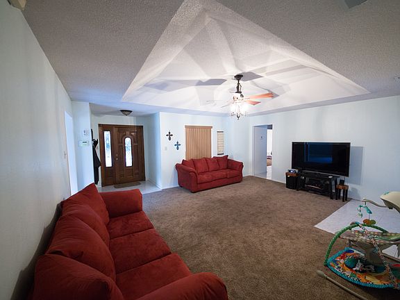 3rd image of 1301 E Pecan Ave