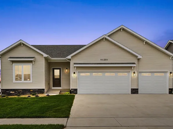 2814 Autumn Woods Dr, Cedar Falls, IA 50613