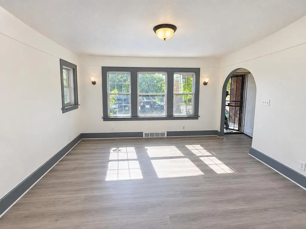 5396 Allendale St — Photo 2