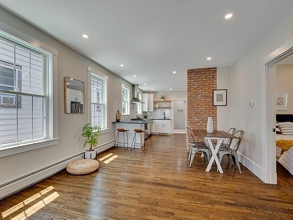 5th image of 68 Flint St