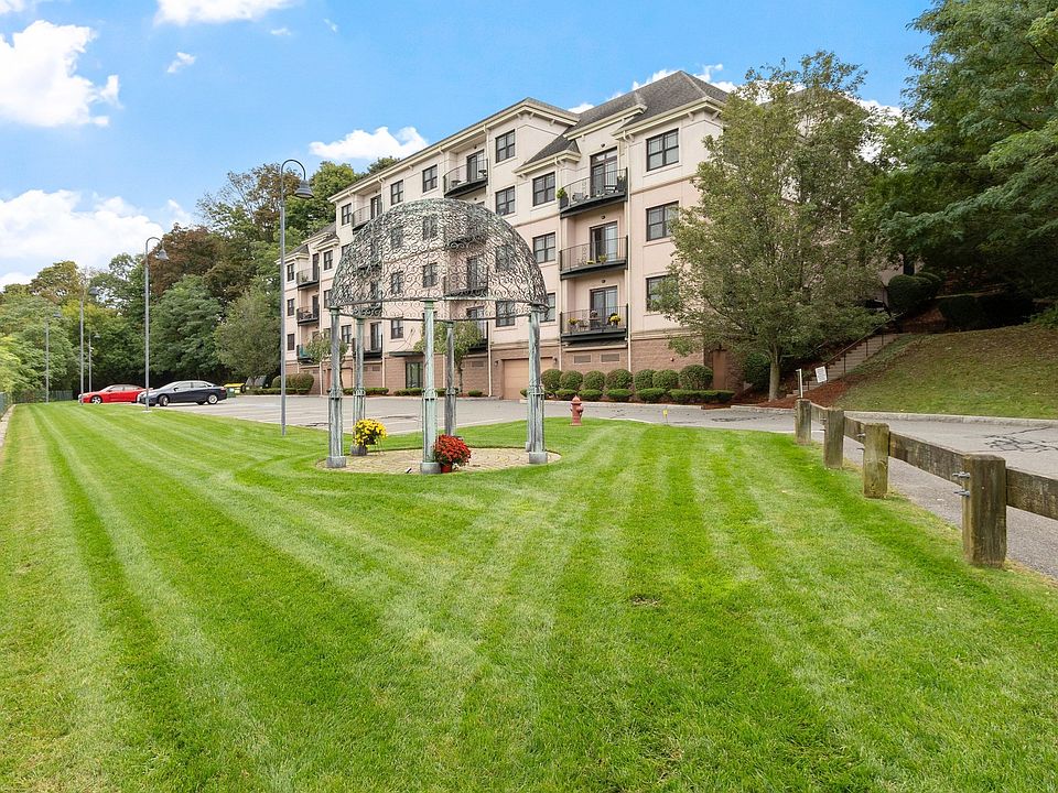 1st image of 558 E Merrimack St Unit 34