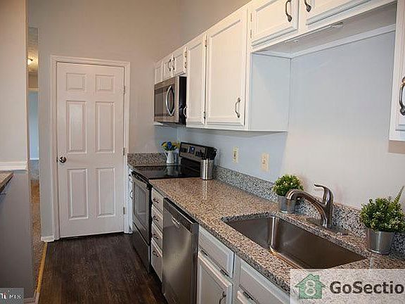 5th image of 907 Woodbridge Ct